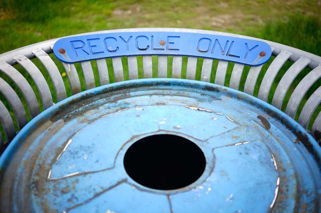 Waste recycle bin